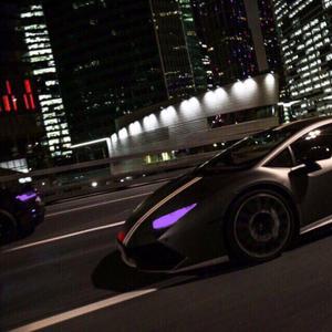 女生让男生看她的小笼包
