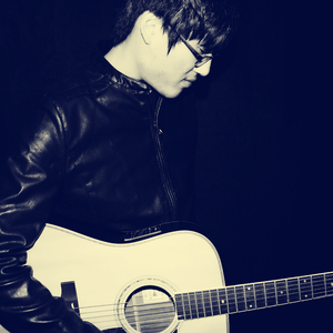 女生让男生看她的小笼包
