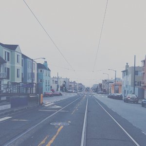 女生让男生看她的小笼包
